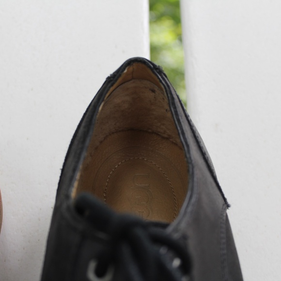 Men\'s UGG Black Casual Dress Shoes leather/ sheepskin  Size 9.5 EUC main image 9